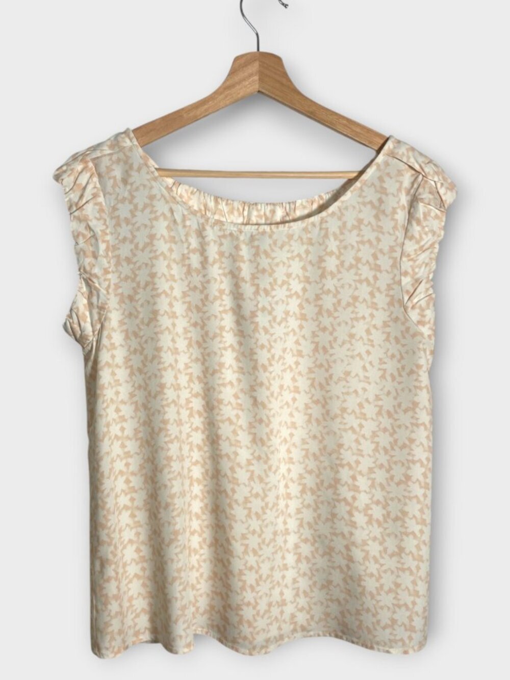 J CREW Popover Top Woman's Medium Lightweight Neutral NWT